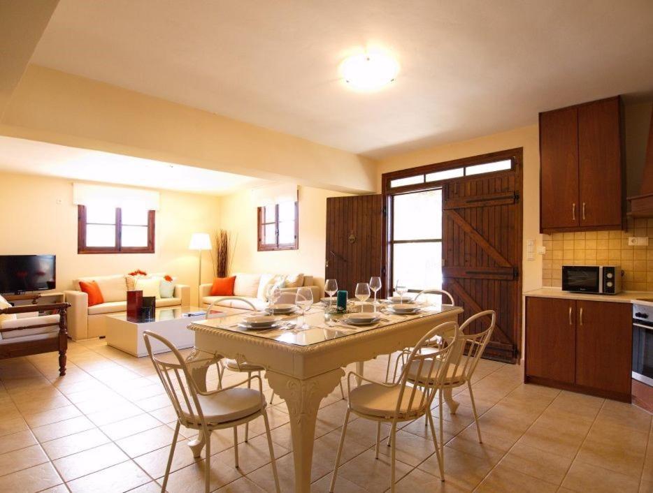 Villa Maragoudi Arménoi Esterno foto
