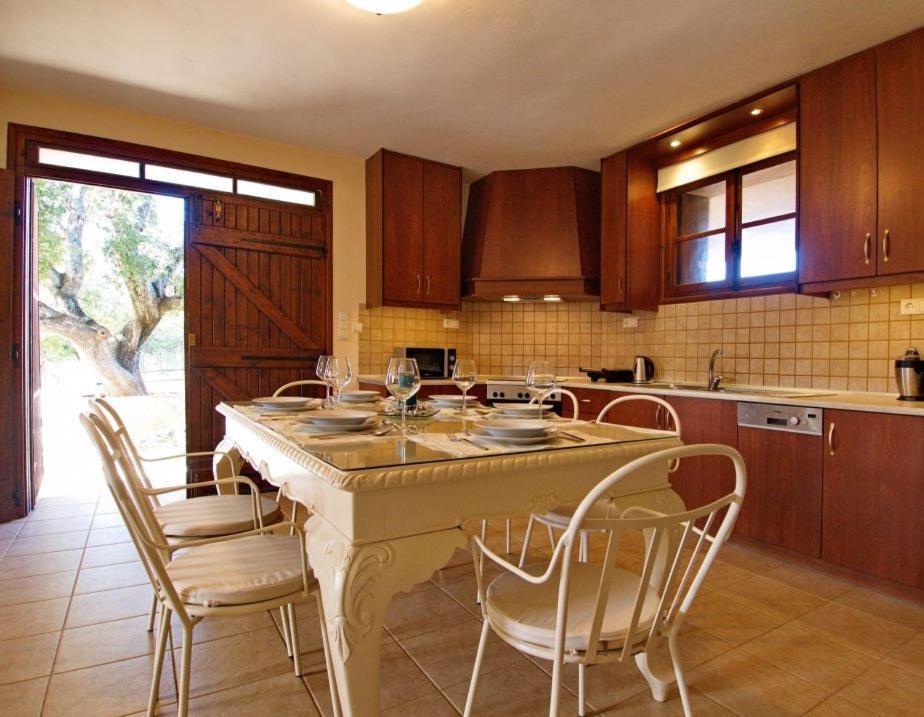 Villa Maragoudi Arménoi Esterno foto