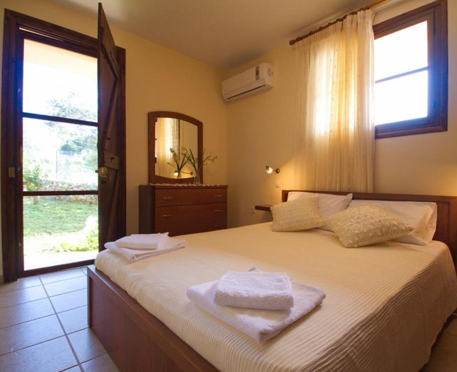 Villa Maragoudi Arménoi Esterno foto
